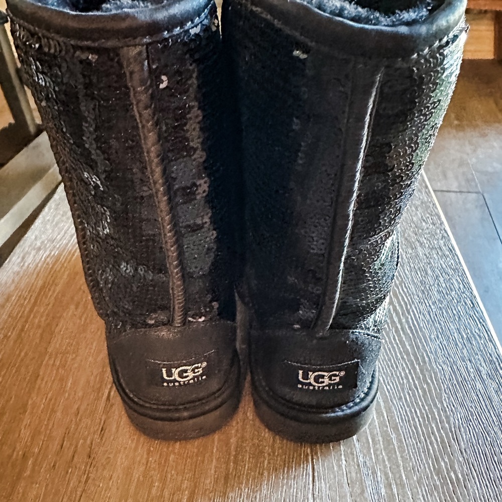 Rare Classic Short Black Sequin UGG Boots Size 7 - Picture 2 of 9